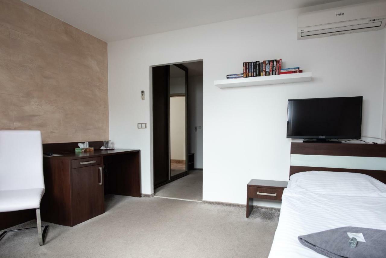 Modřice 塔弗尼克卡旅馆酒店 外观 照片